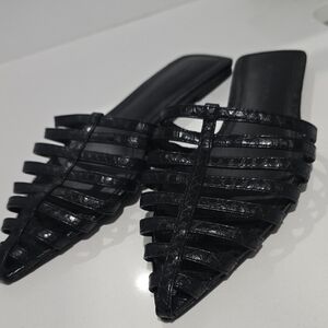 WHO WHAT WEAR Elegant Black Strappy Women's Mules